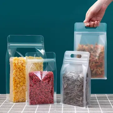 Clear Snack Flat-Bottom Pouch design example UPS-0380